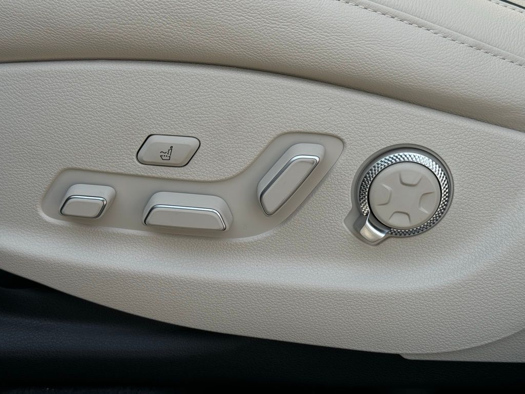 2025 Genesis GV80 2.5T Prestige photo 27