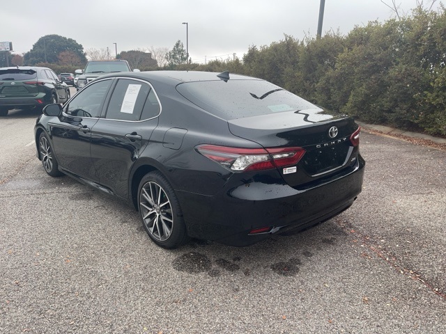 2021 Toyota Camry XLE photo 3