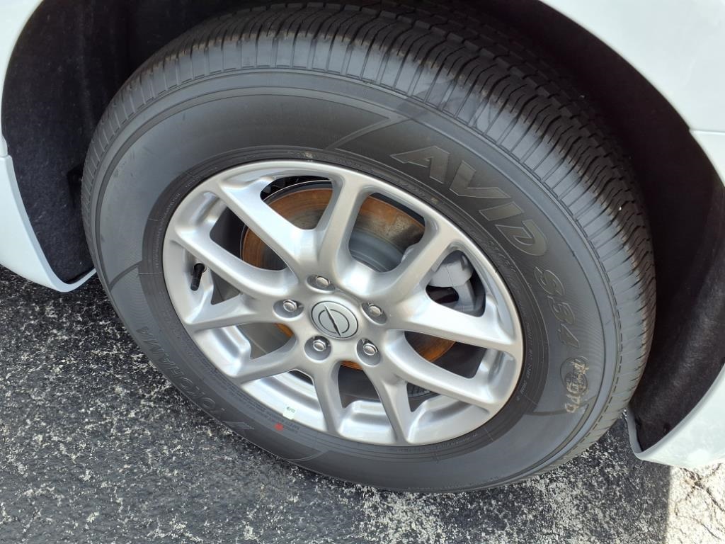 2026 Chrysler Pacifica photo 5