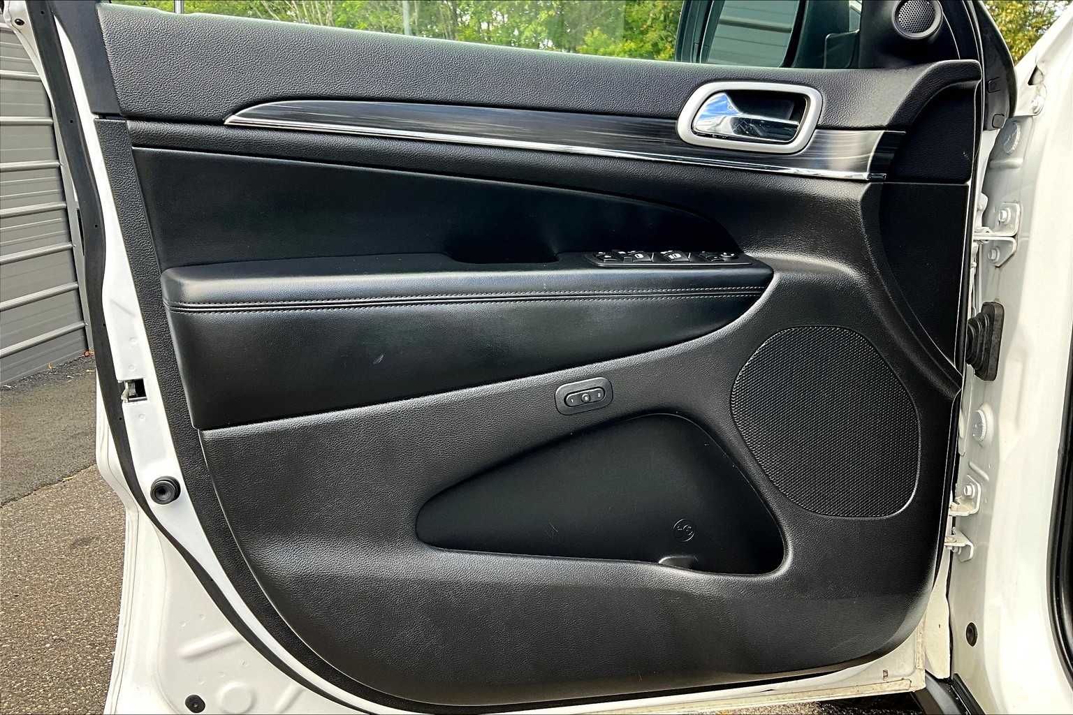 2020 Jeep Grand Cherokee Limited photo 17