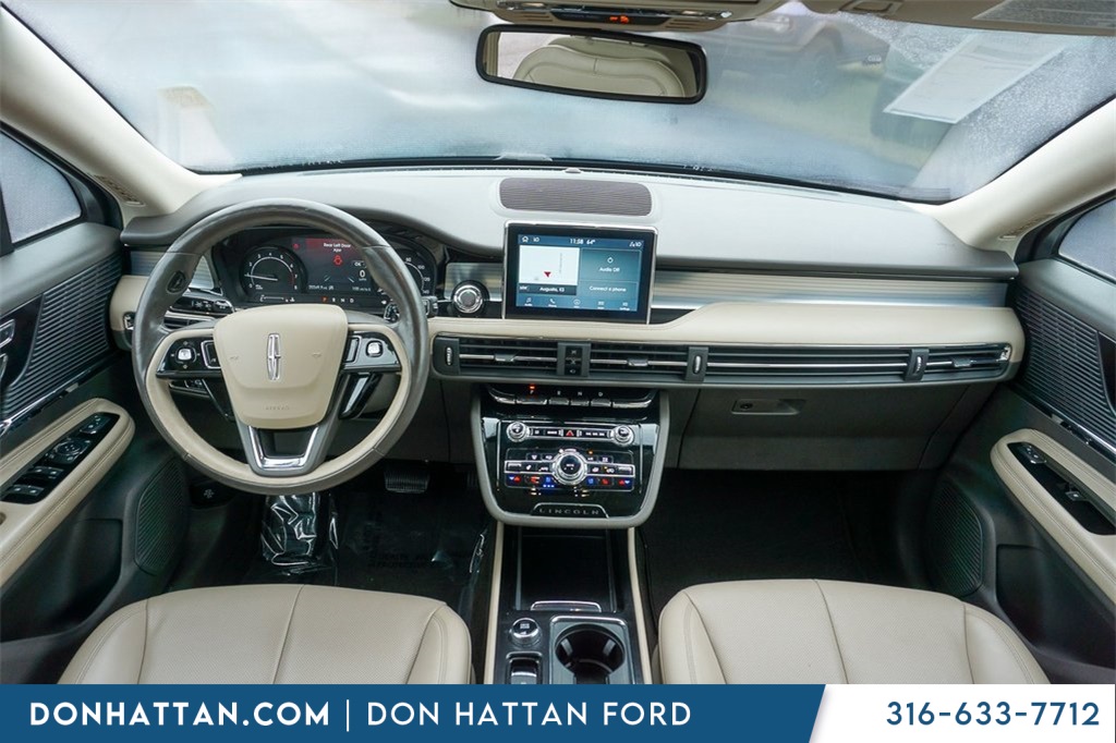 2022 Lincoln Corsair Standard photo 2