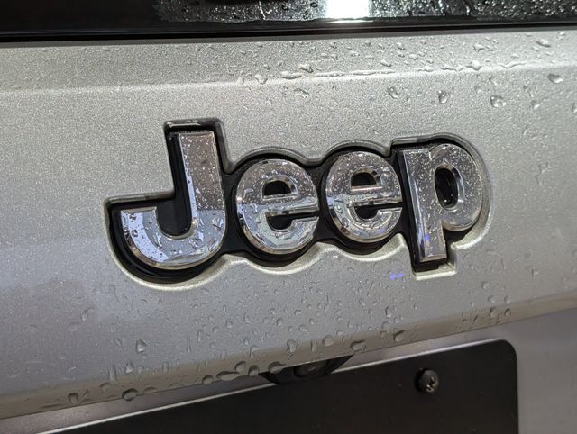 2017 Jeep Grand Cherokee Overland photo 30