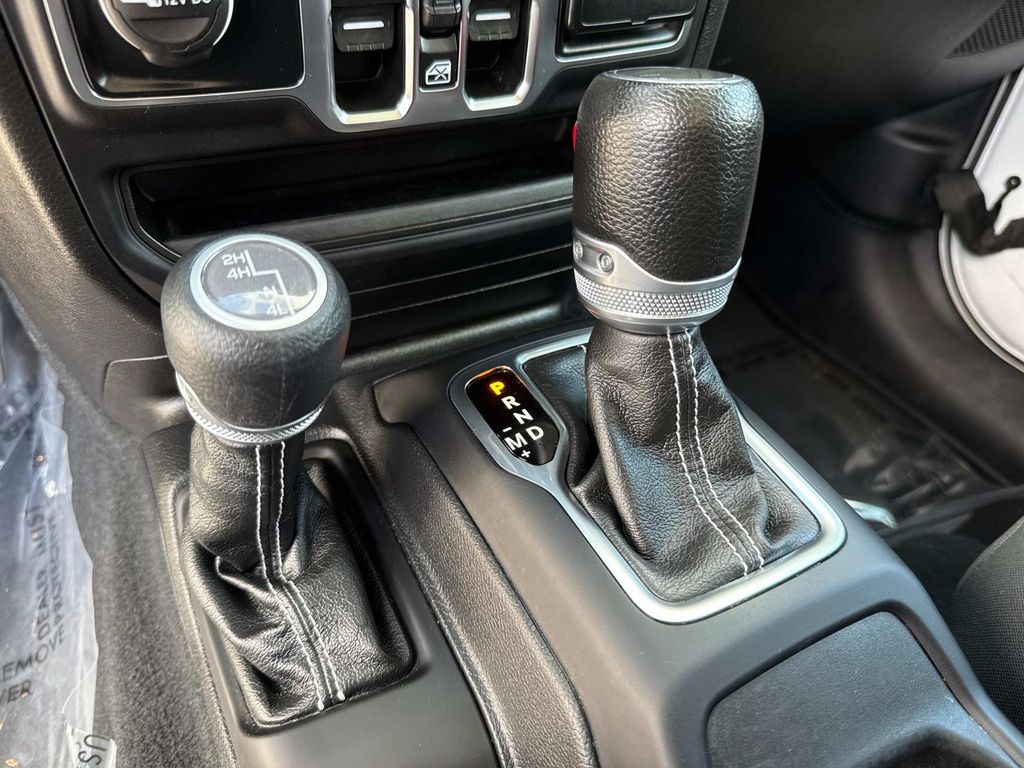 2023 Jeep Gladiator Overland photo 27