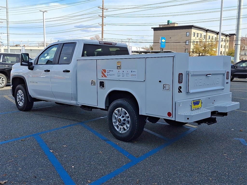 2025 Chevrolet Silverado 2500HD photo 3