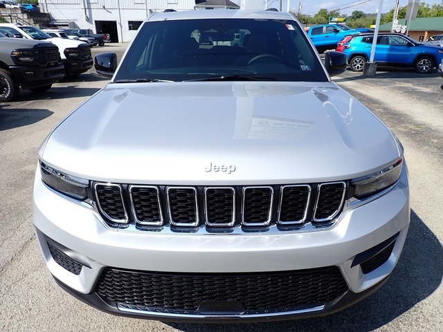 2025 Jeep Grand Cherokee Laredo X photo 8