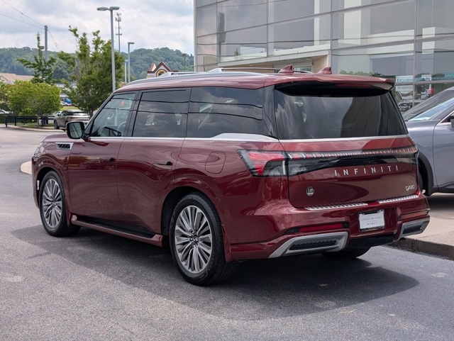 2025 Infiniti QX80 Luxe photo 2