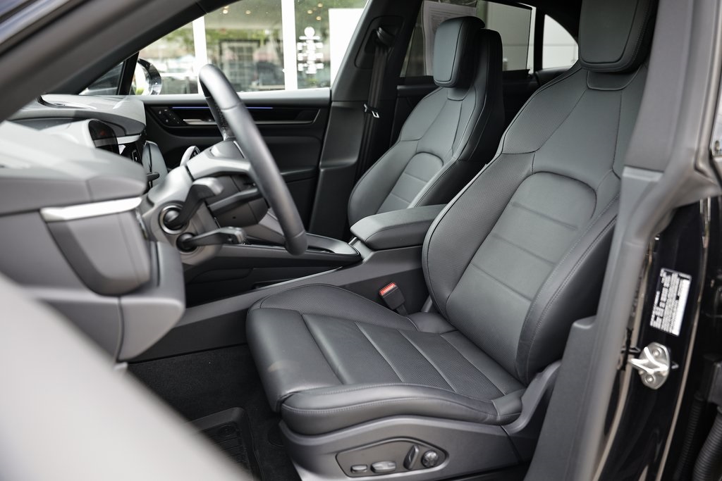 2024 Porsche Macan Electric 4 photo 5
