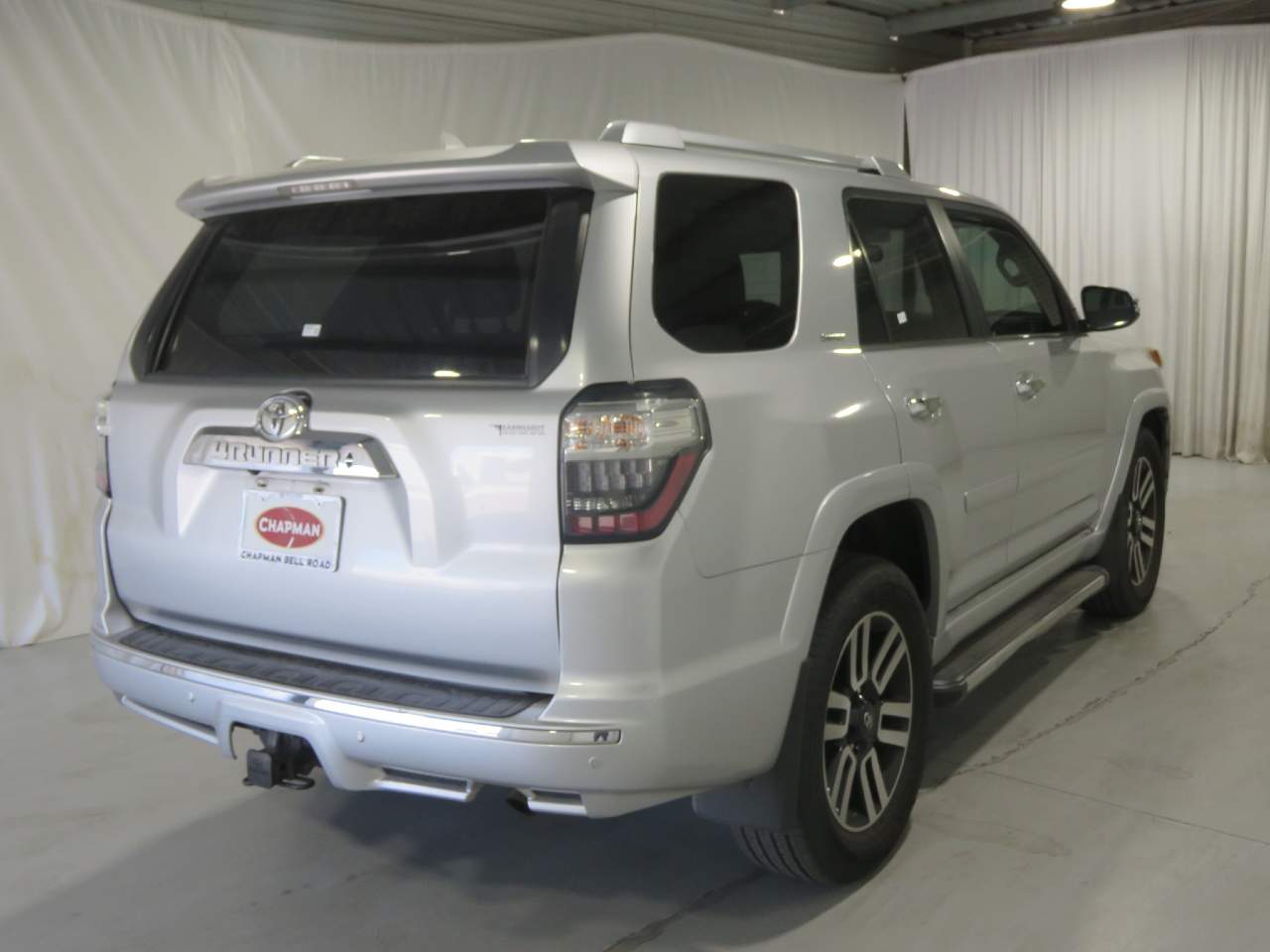 2016 Toyota 4Runner Limited photo 4