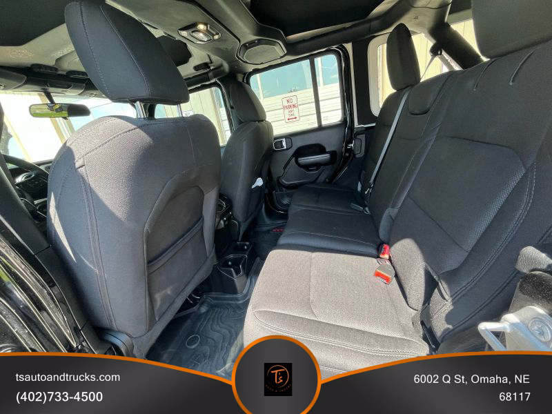 2020 Jeep Wrangler Unlimited Sport Altitude photo 13