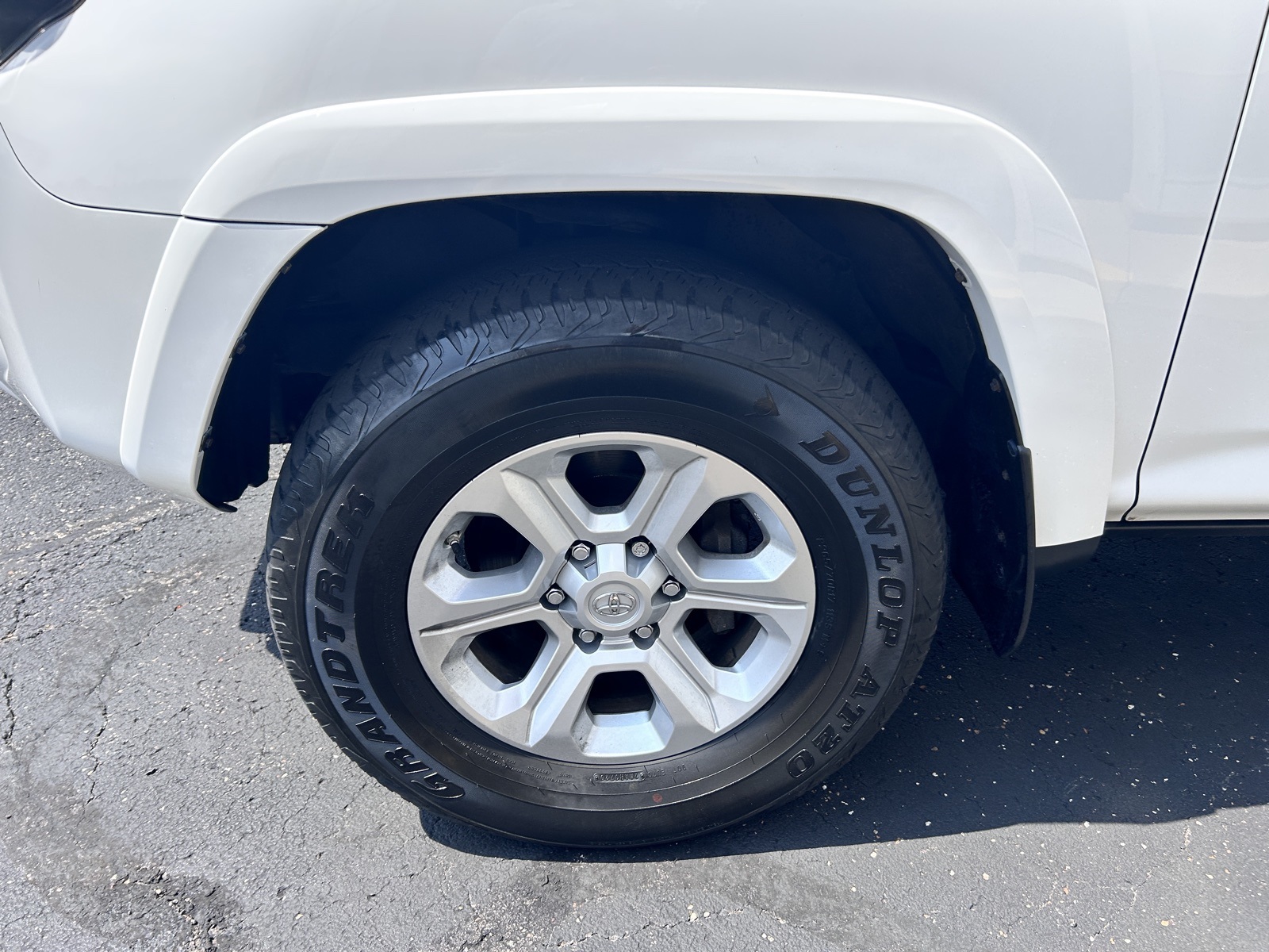 2021 Toyota 4Runner SR5 photo 6