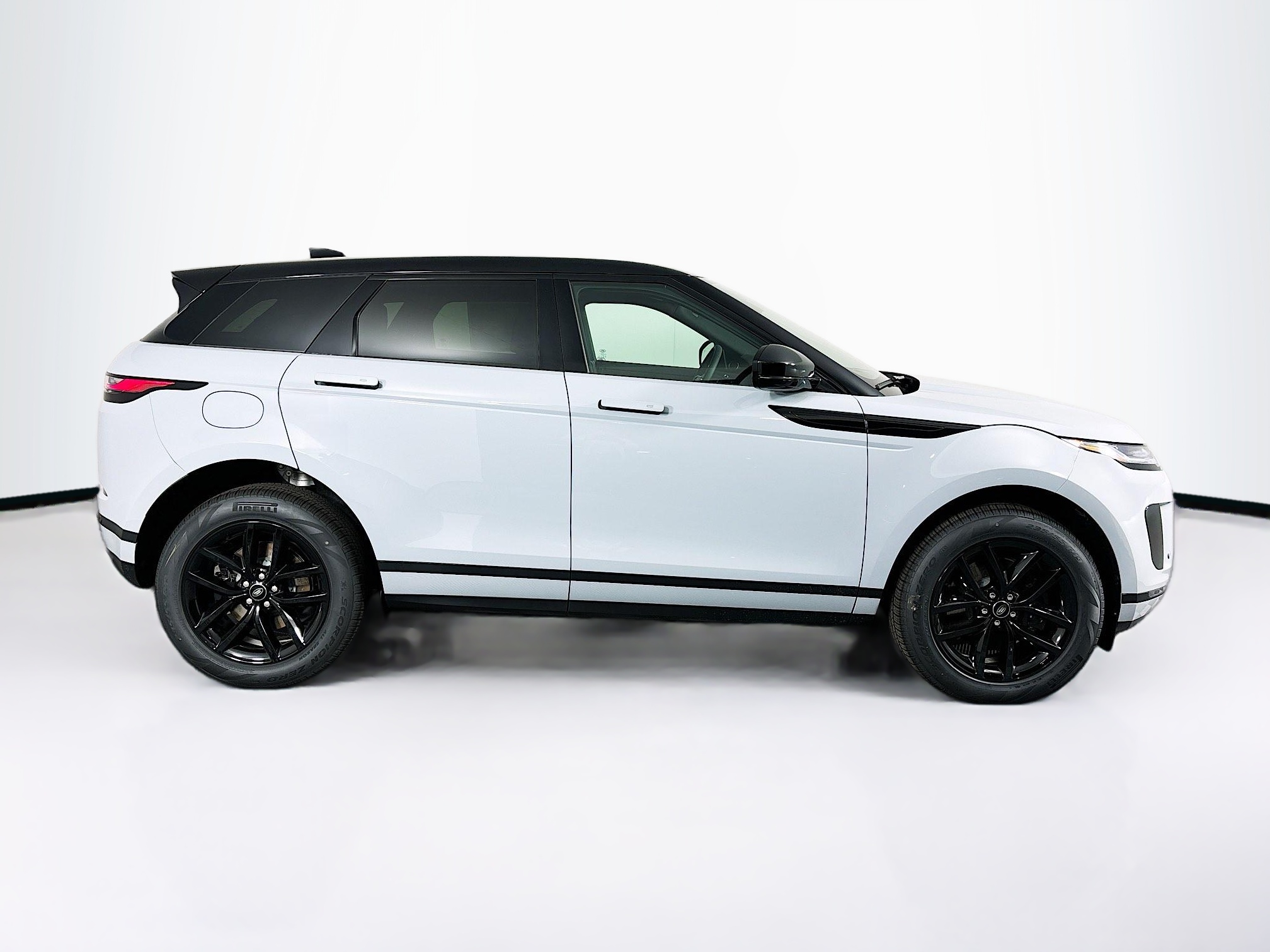 2026 Land Rover Range Rover Evoque S photo 4