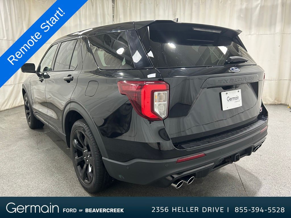 2022 Ford Explorer ST photo 2