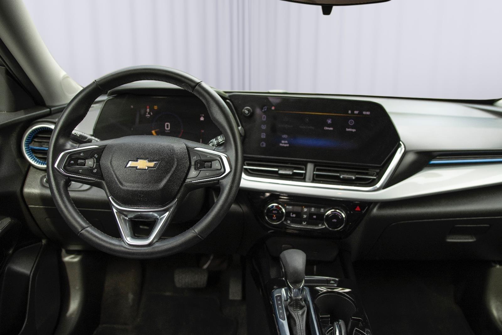 2024 Chevrolet Trax LT photo 3