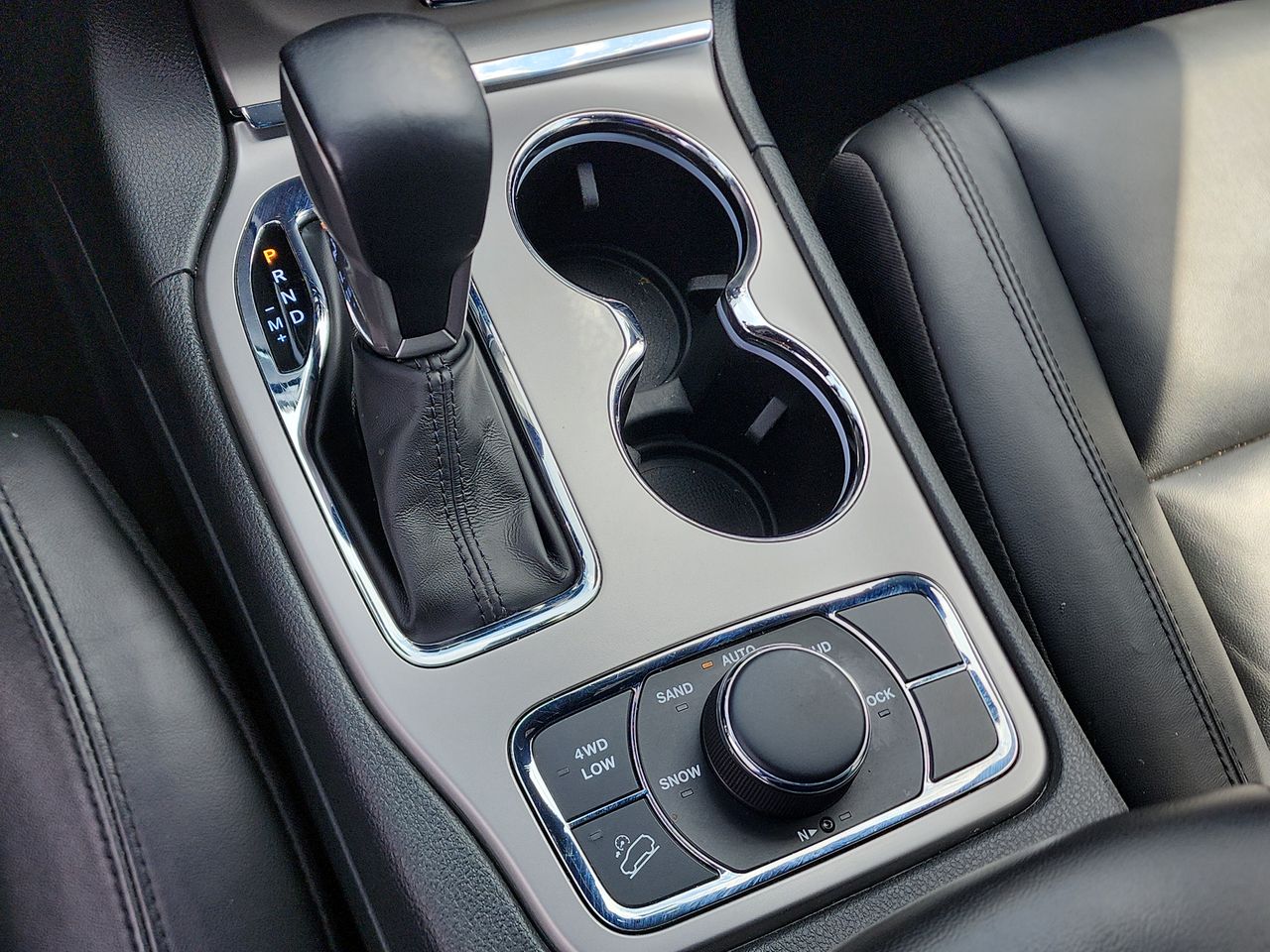 2022 Jeep Cherokee Limited photo 16