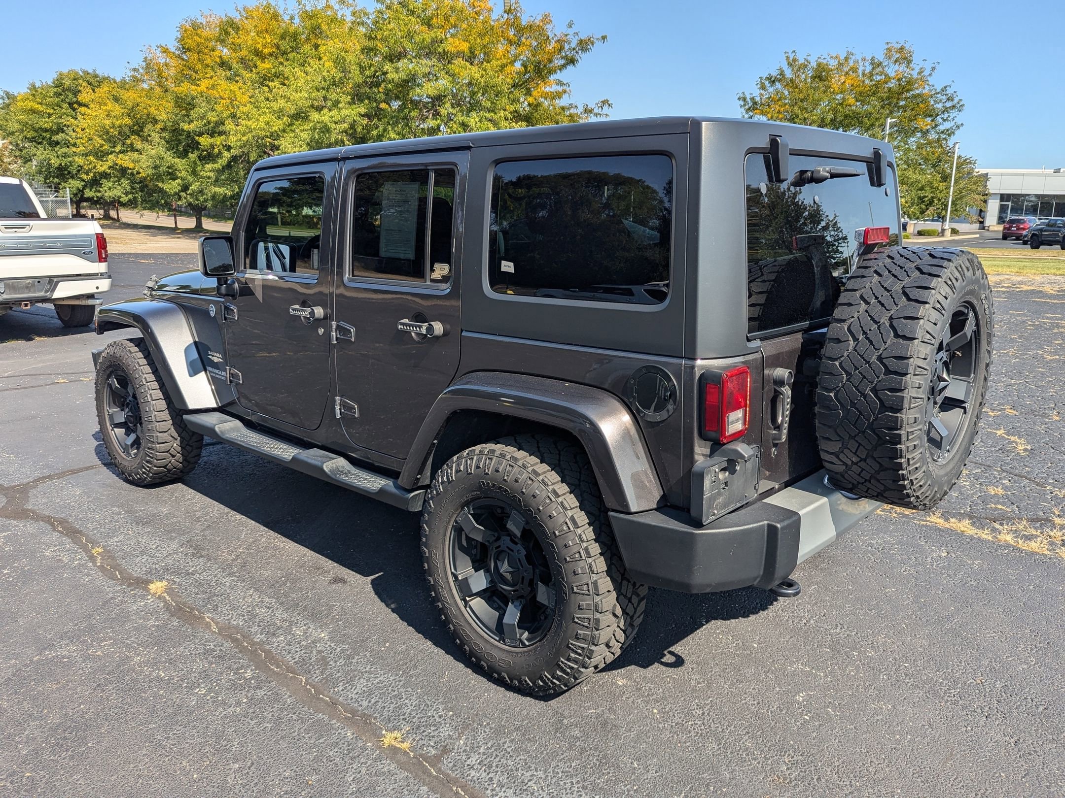 2014 Jeep Wrangler Unlimited Sahara photo 3