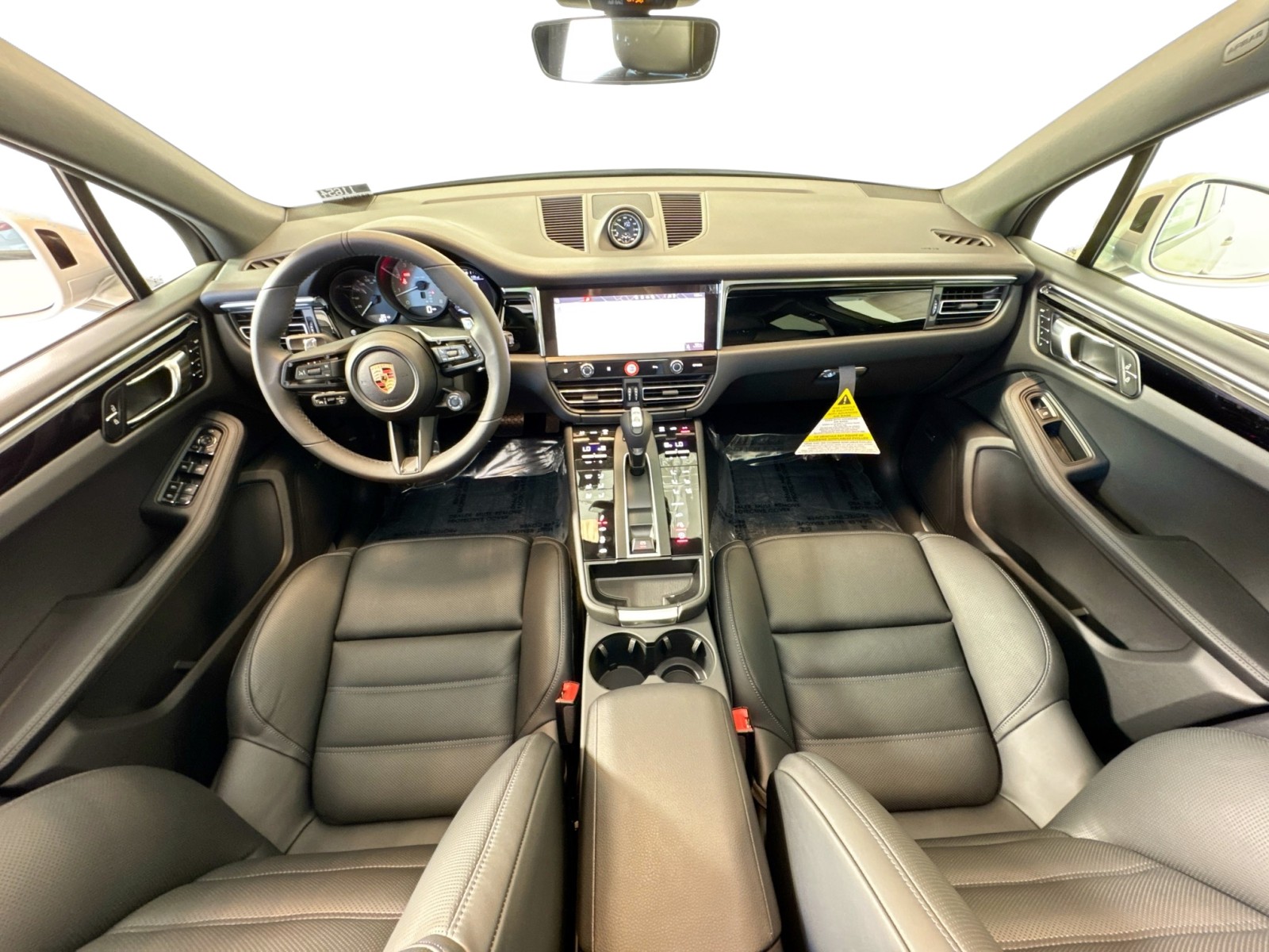 2025 Porsche Macan S photo 15