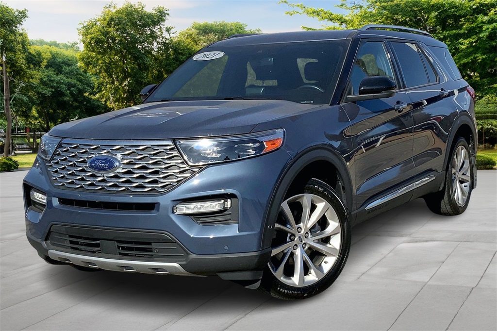 2021 Ford Explorer Platinum's photo