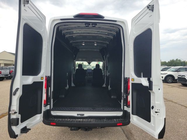 2025 Ford Transit photo 21