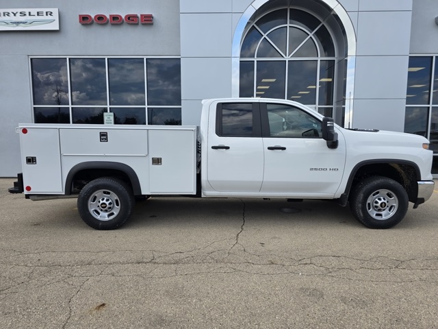 2025 Chevrolet Silverado 2500HD Work Truck photo 2