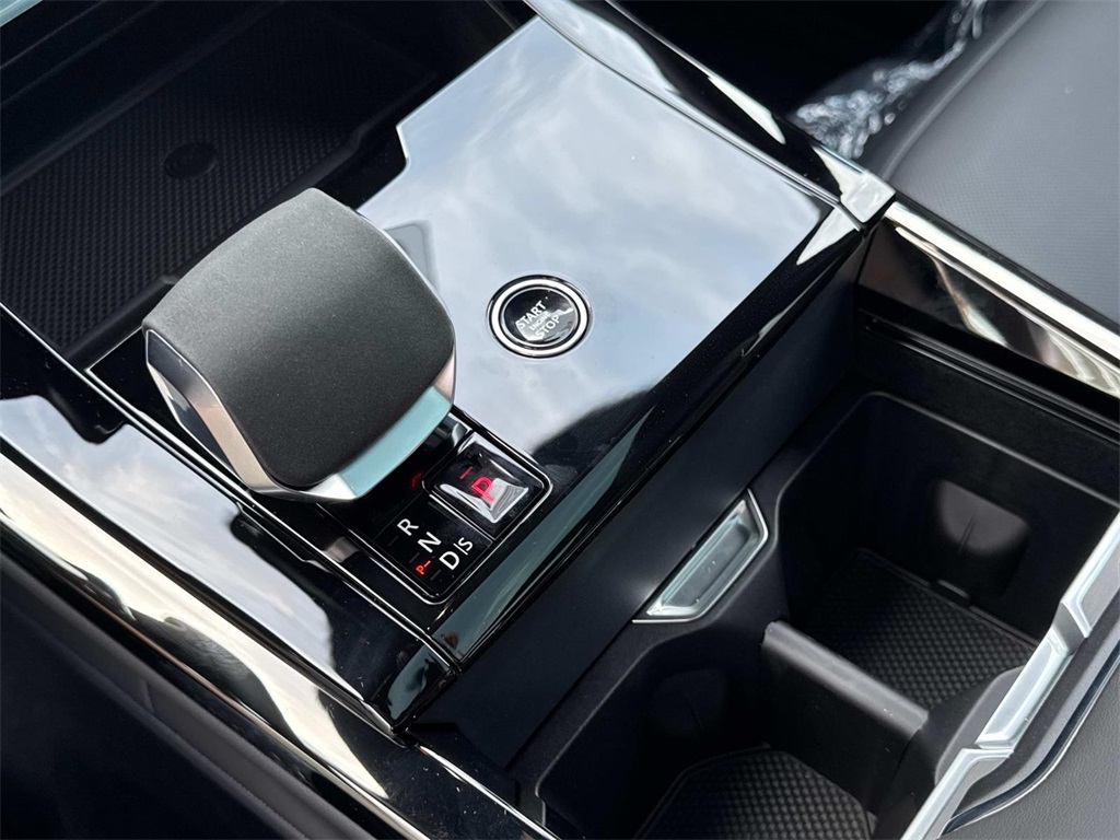 2025 Land Rover Range Rover Sport SE photo 24