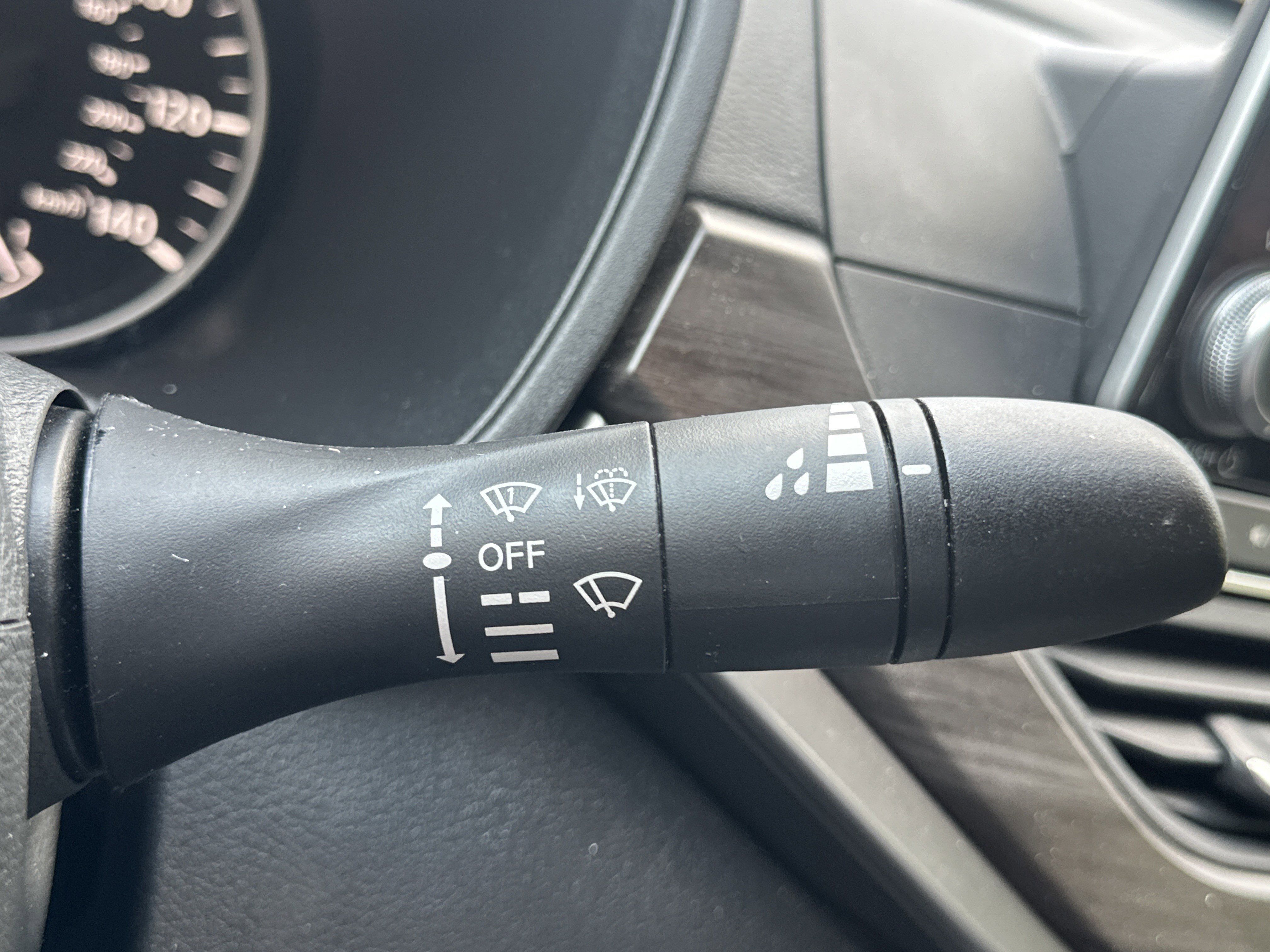 2024 Nissan Altima 2.5 SV photo 2