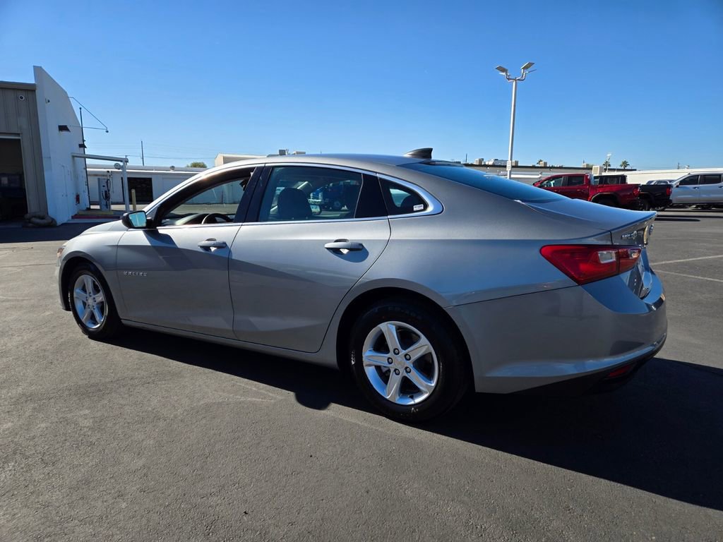 2023 Chevrolet Malibu LS photo 4