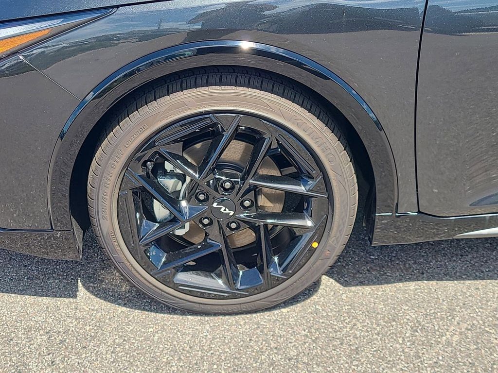 2025 Kia K4 GT-Line Turbo photo 9