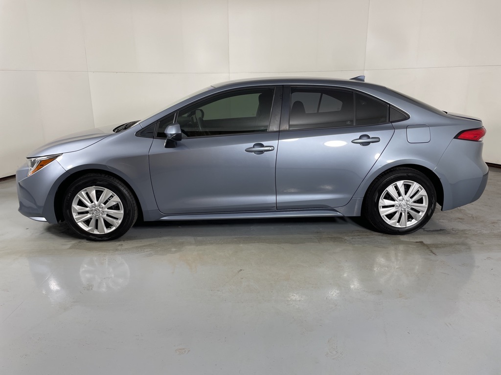 2022 Toyota Corolla LE photo 5