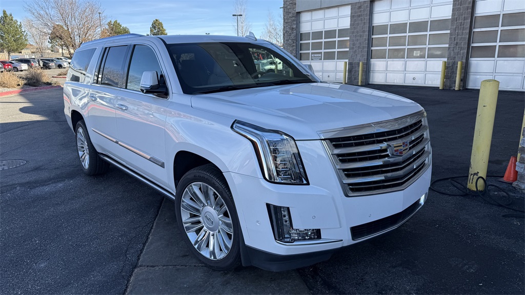 2020 Cadillac Escalade ESV Platinum's photo