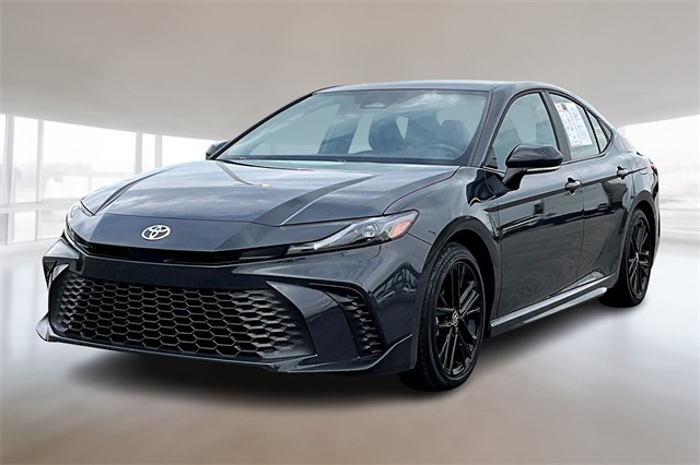 2025 Toyota Camry SE photo 9