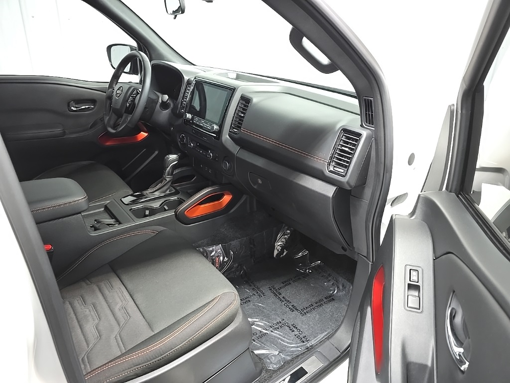 2023 Nissan Frontier PRO-4X photo 14