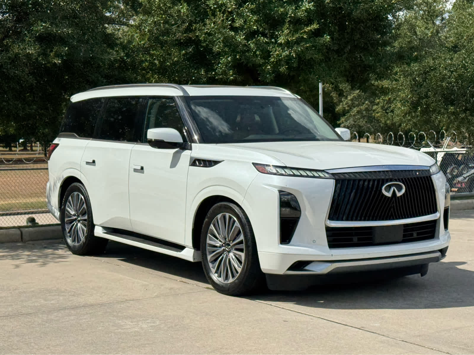 2025 Infiniti QX80 Sensory photo 3