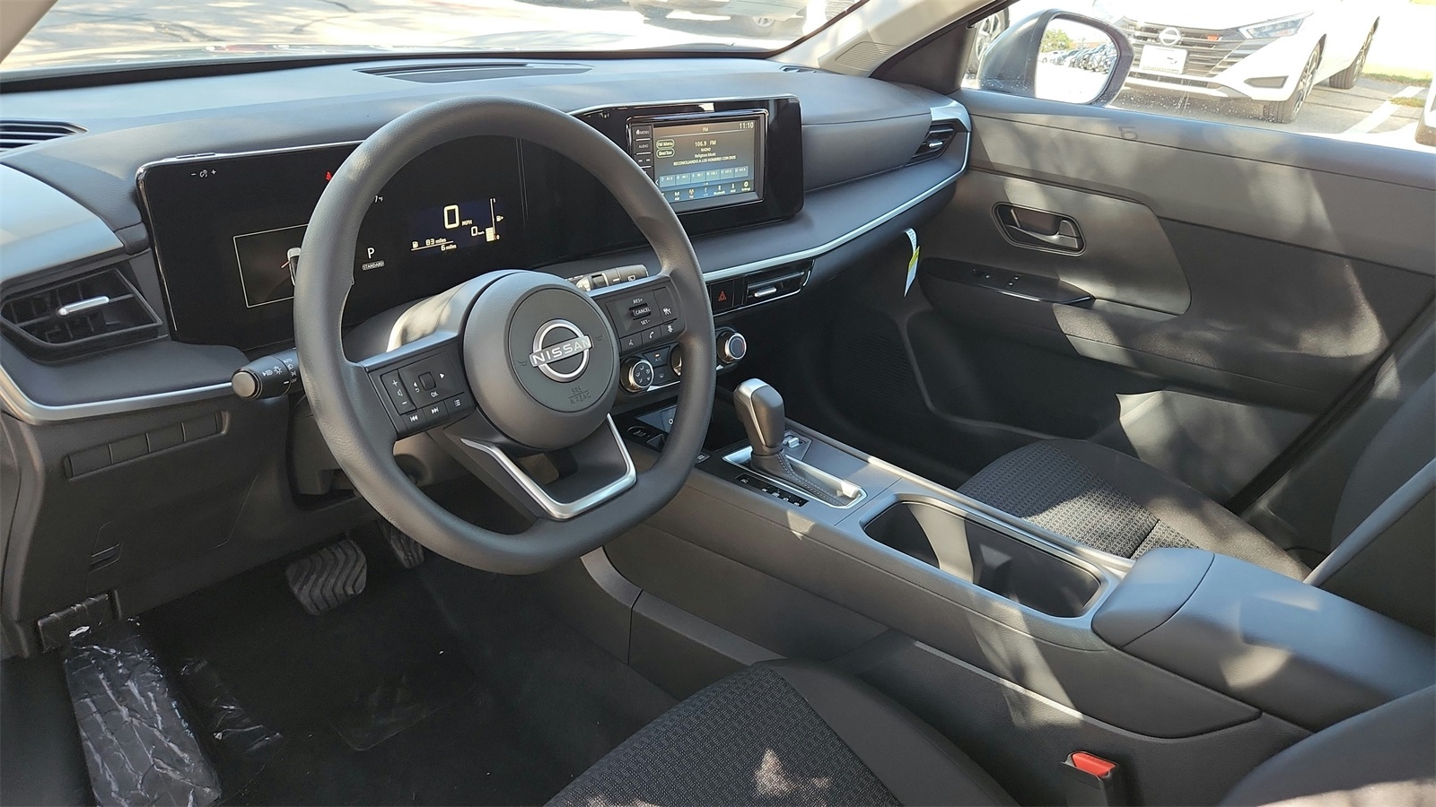 2025 Nissan Kicks Play S photo 8