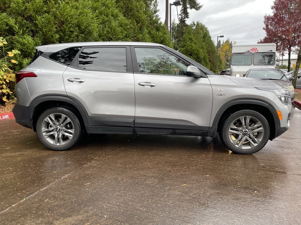 2021 Kia Seltos LX photo 3