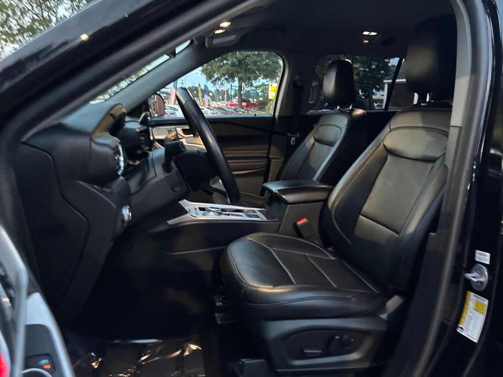 2023 Ford Explorer Limited photo 9