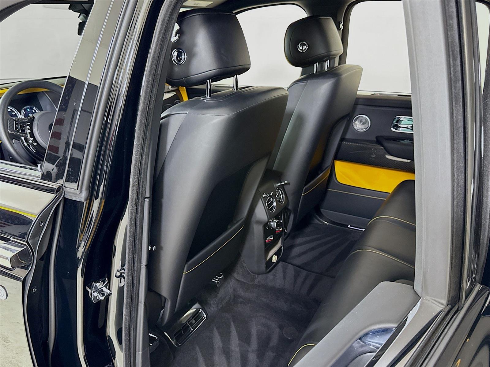 2023 Rolls Royce Cullinan Black Badge photo 26