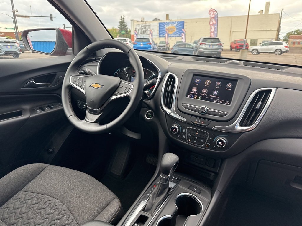 2024 Chevrolet Equinox LT photo 32