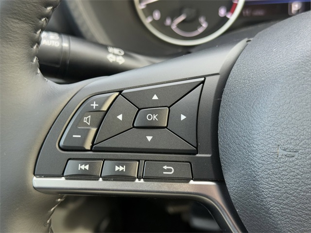 2025 Nissan Sentra SV photo 14