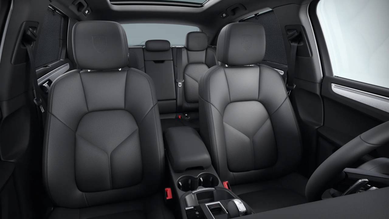 2026 Porsche Macan T photo 10