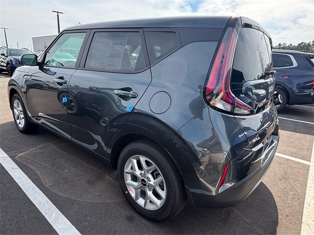 2025 Kia Soul LX photo 4