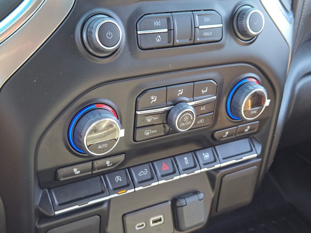 2022 Chevrolet Silverado 1500 LT photo 24