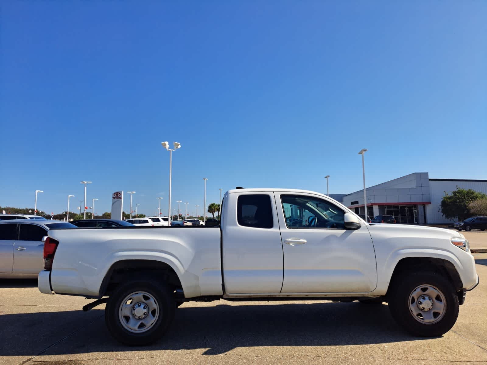 2019 Toyota Tacoma SR photo 4