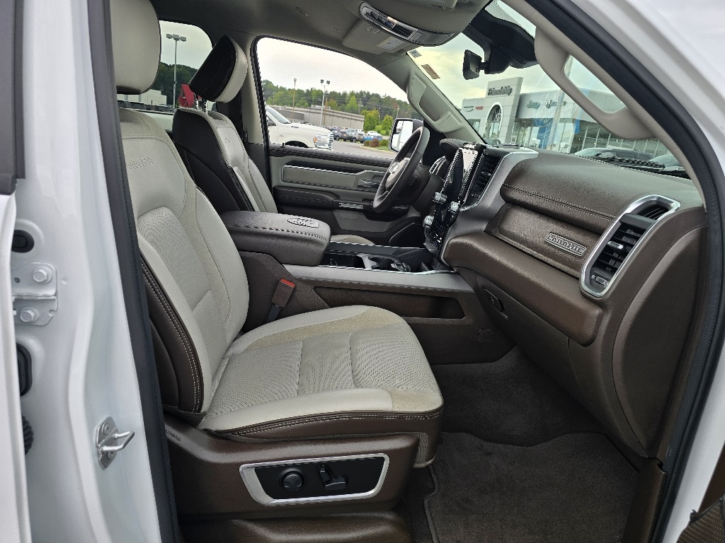2025 Ram 1500 Laramie photo 13