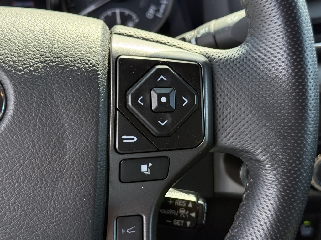 2022 Toyota Tacoma TRD Off-Road photo 21