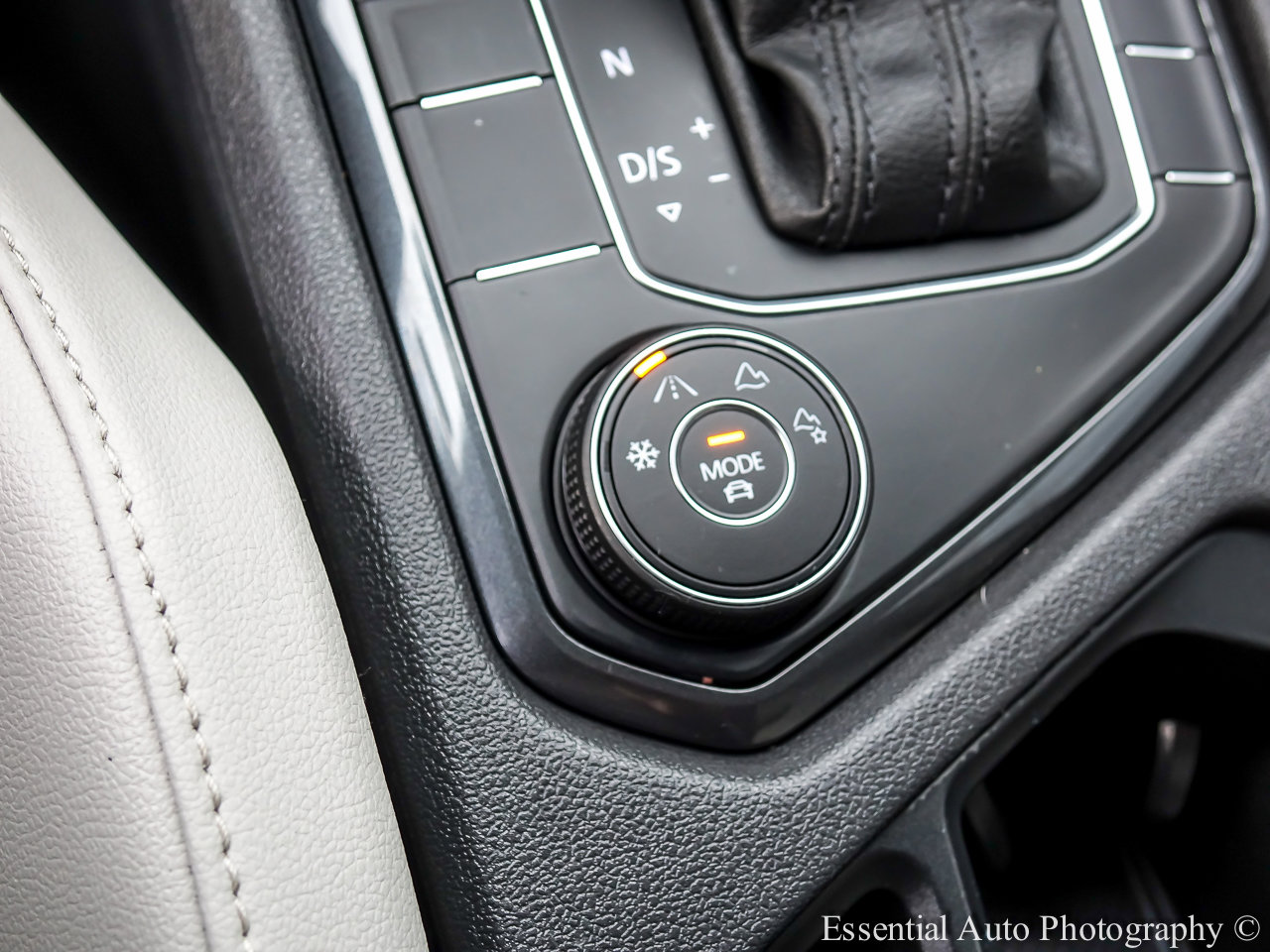 2019 VOLKSWAGEN TIGUAN - Image 16