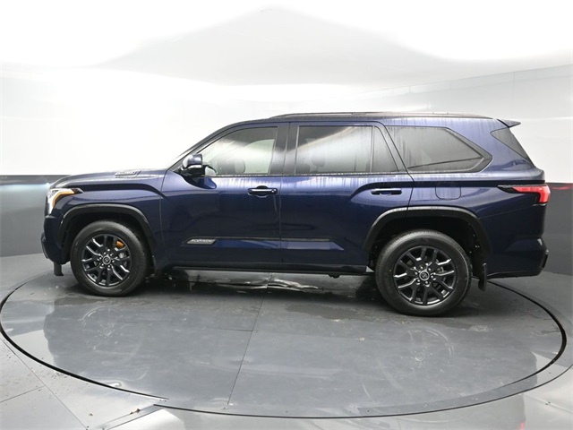 2023 Toyota Sequoia Platinum photo 2