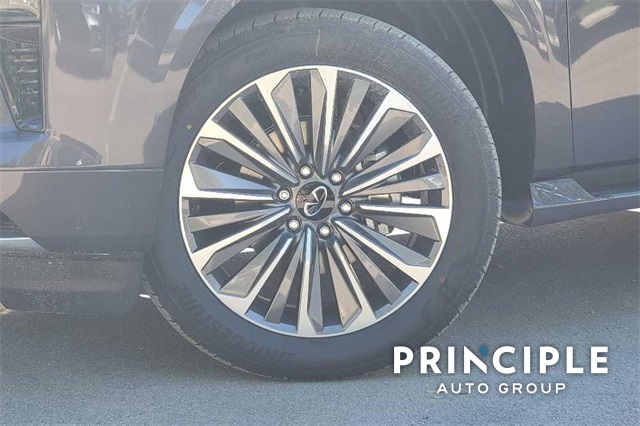 2025 Infiniti QX80 Luxe photo 4
