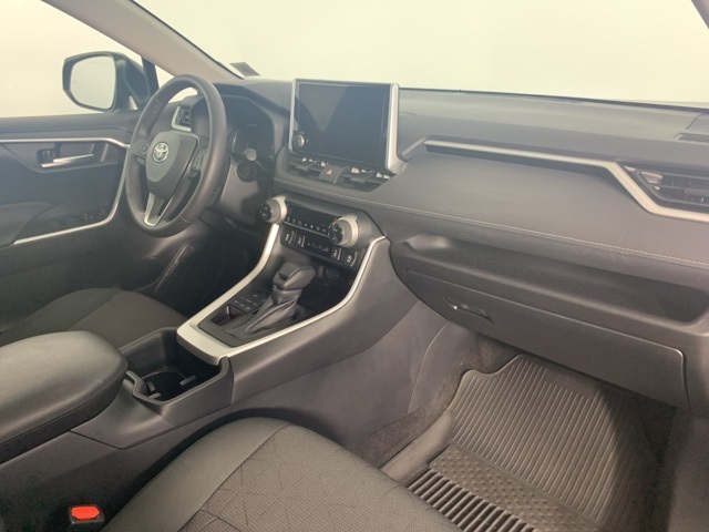 2023 Toyota RAV4 XLE photo 21