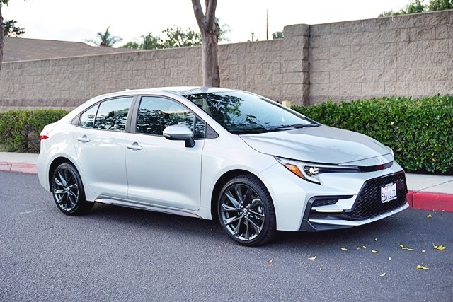 Used 2024 Silver Toyota SE image 5