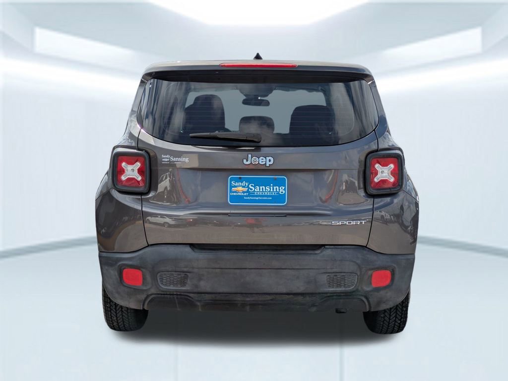 2016 Jeep Renegade Sport photo 4